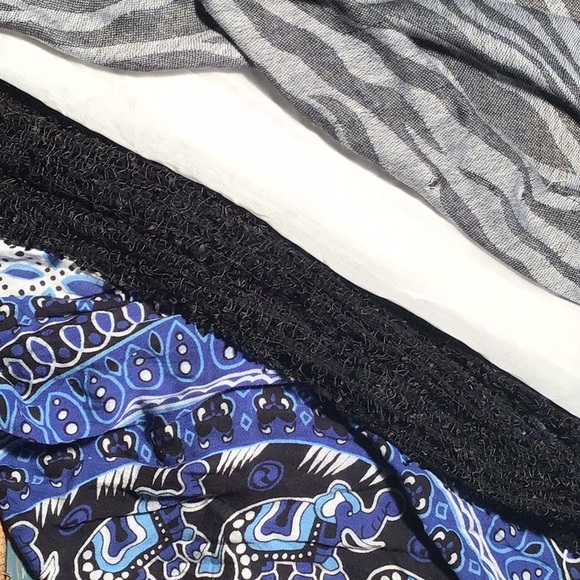 Scarves “not so mystery” lot of 8 - elephant print, hearts, Burberry pattern - Picture 2 of 4